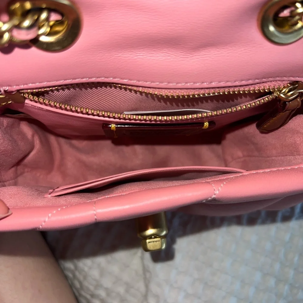 Coach PILLOW MADISON SHOULDER BAG
18 WITH QUILTING - Picture 7 of 13